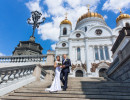 свадебная фотосессия на лестнице Храма Христа Спасителя
