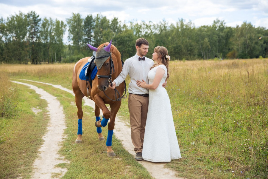 свадебная фотосессия с лошадьми